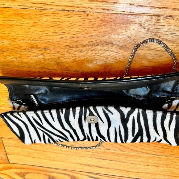 Zebra Purse - Picture 3 of 3